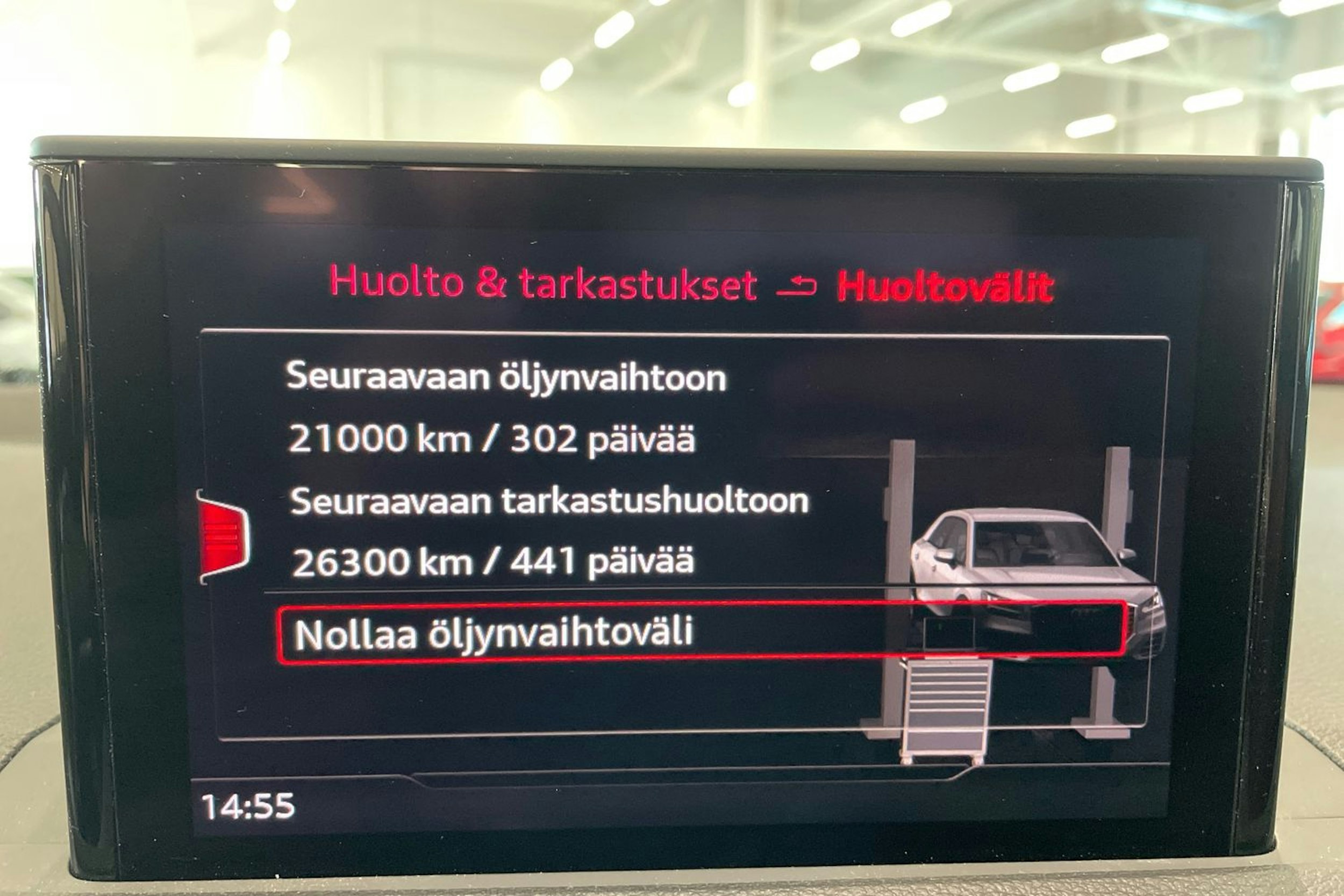 punainen Audi Q2 2019 kuva 24.