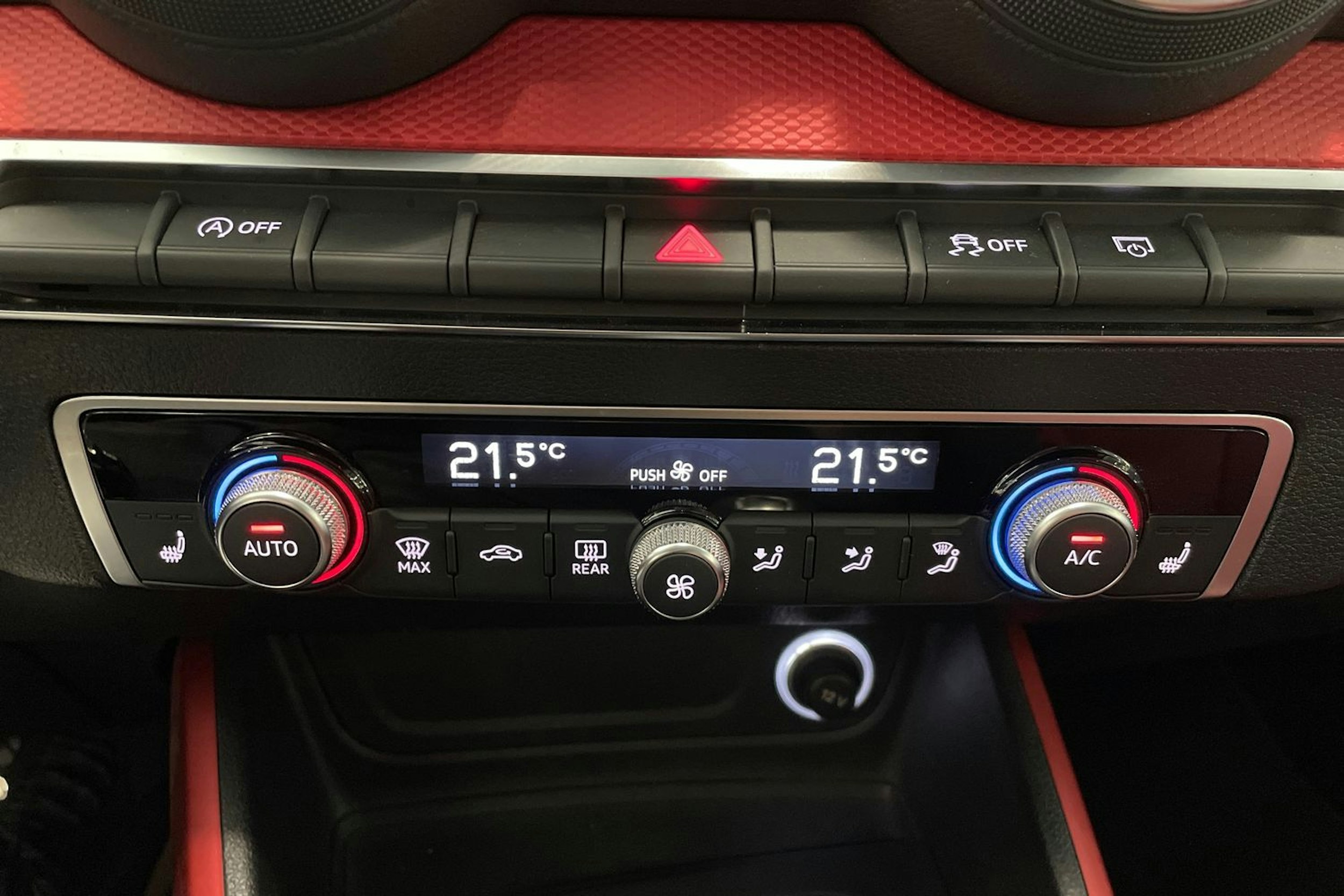 punainen Audi Q2 2019 kuva 26.