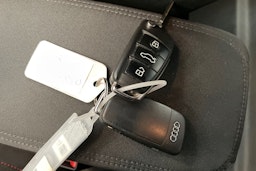 punainen Audi Q2 2019 kuva 30.
