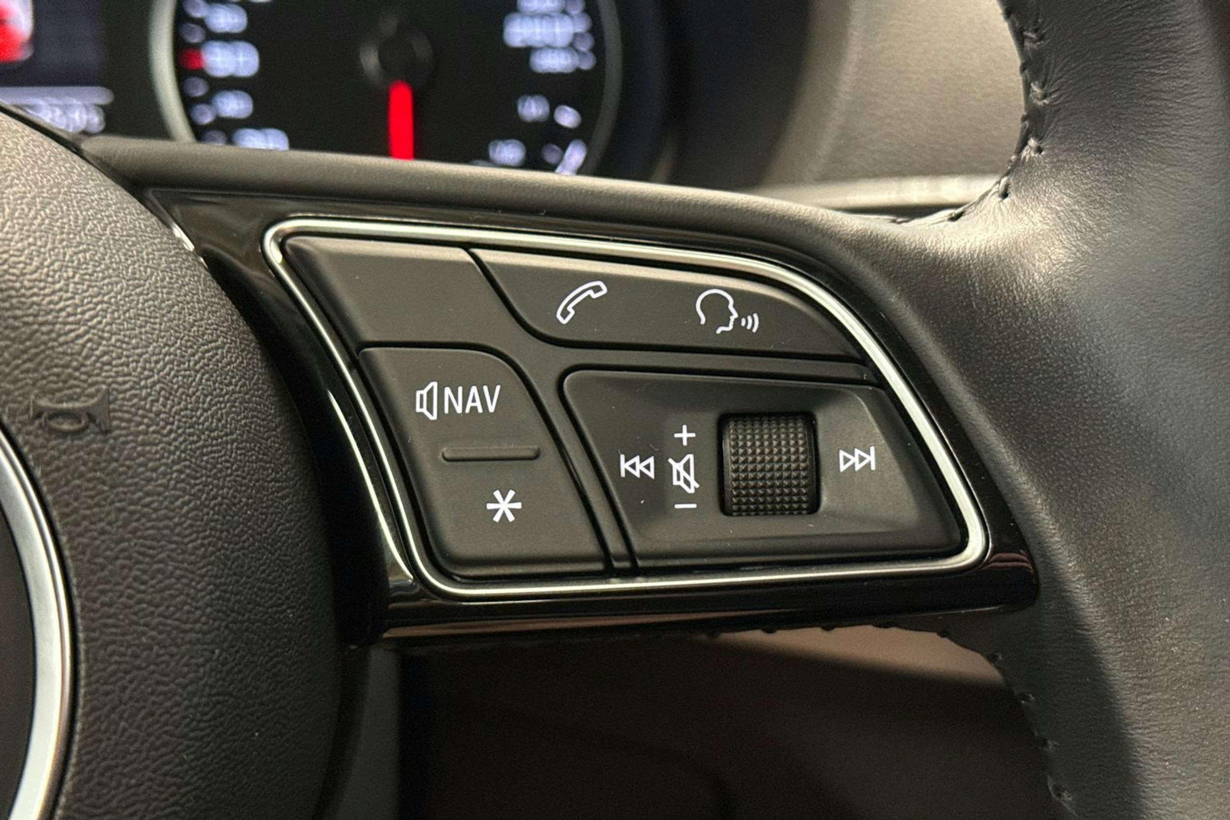 sininen Audi Q2 2019 kuva 14.
