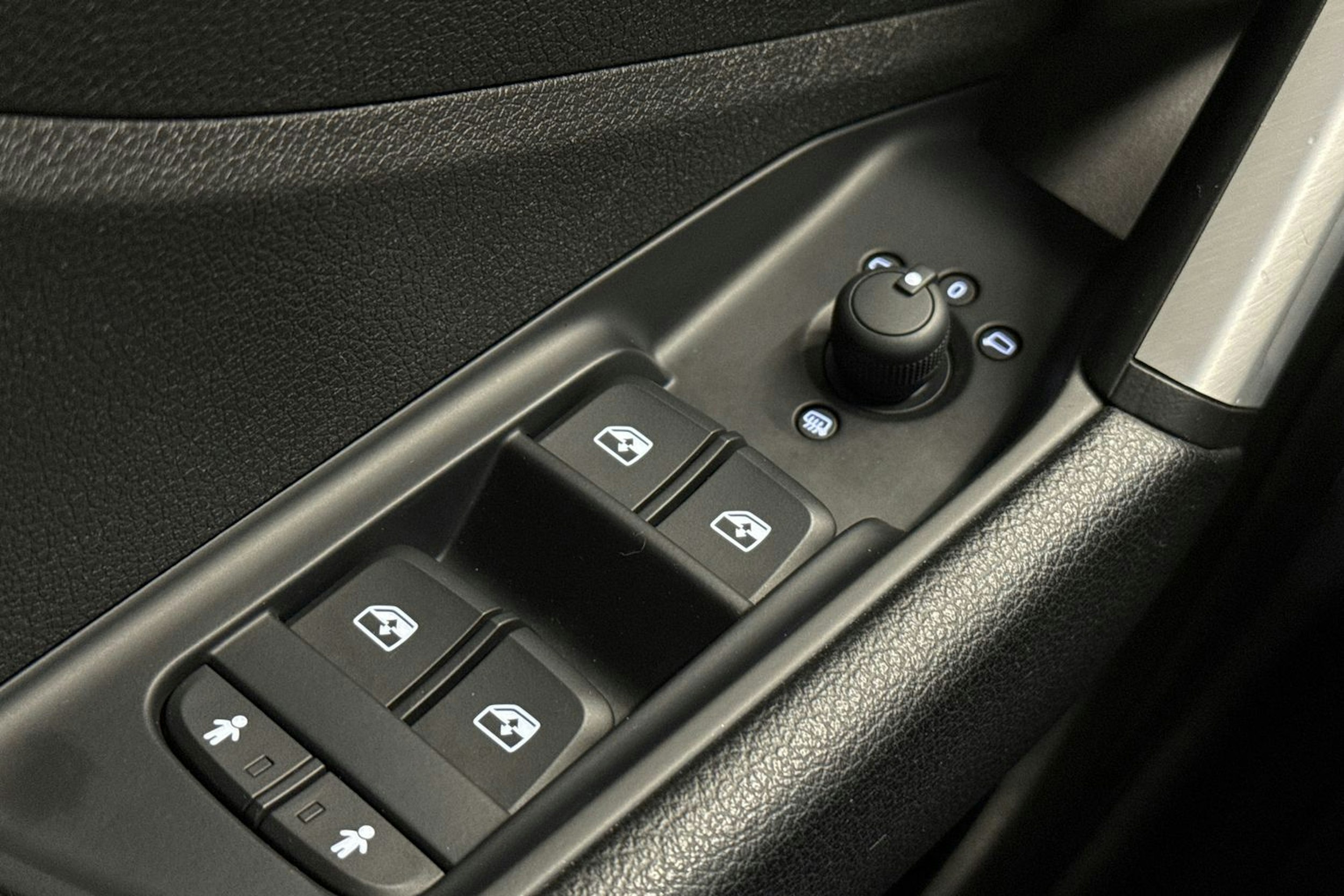 sininen Audi Q2 2019 kuva 17.