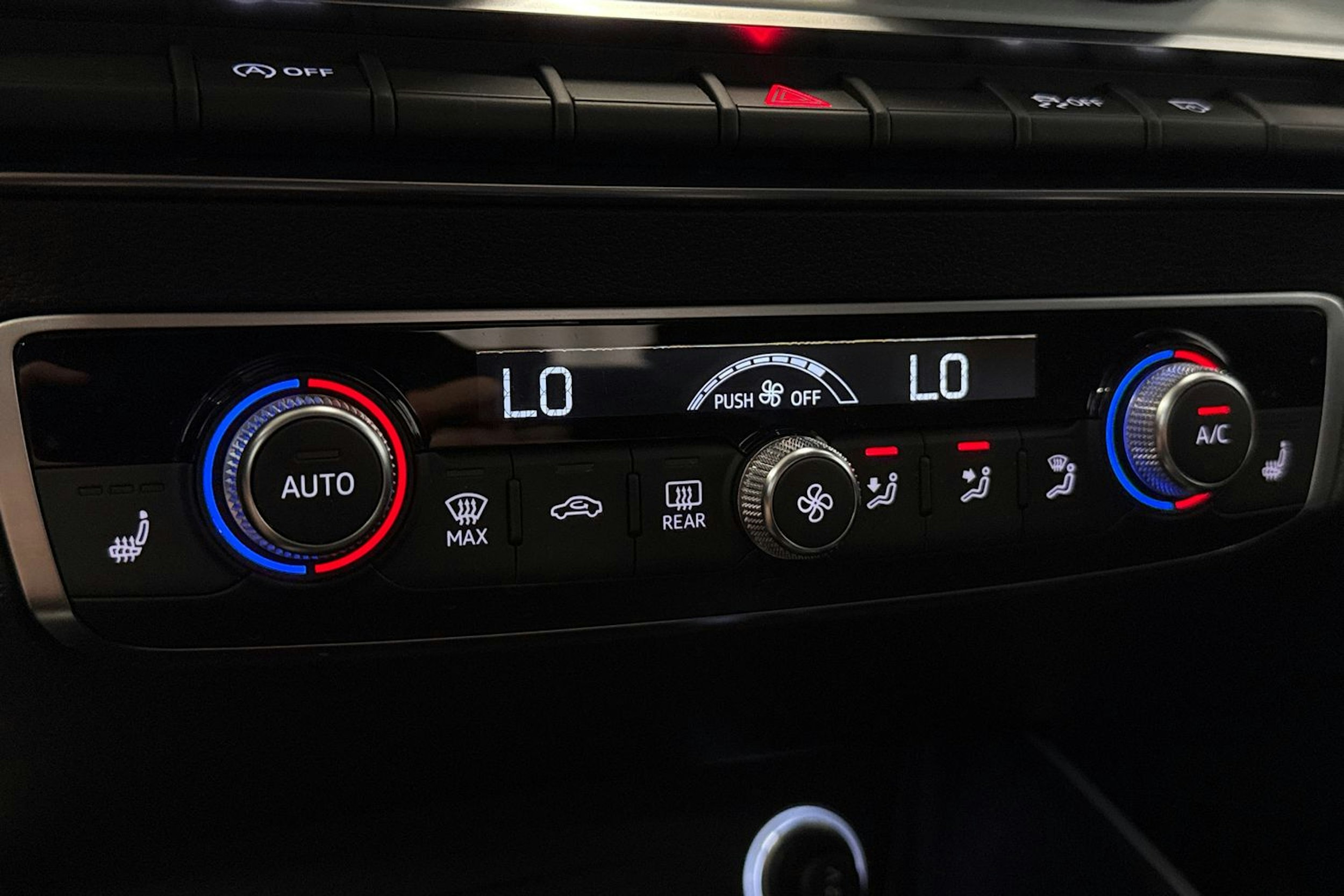 sininen Audi Q2 2019 kuva 21.