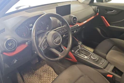 harmaa Audi Q2 2019 kuva 3.