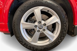 Punainen Audi Q2 2019 kuva 11.