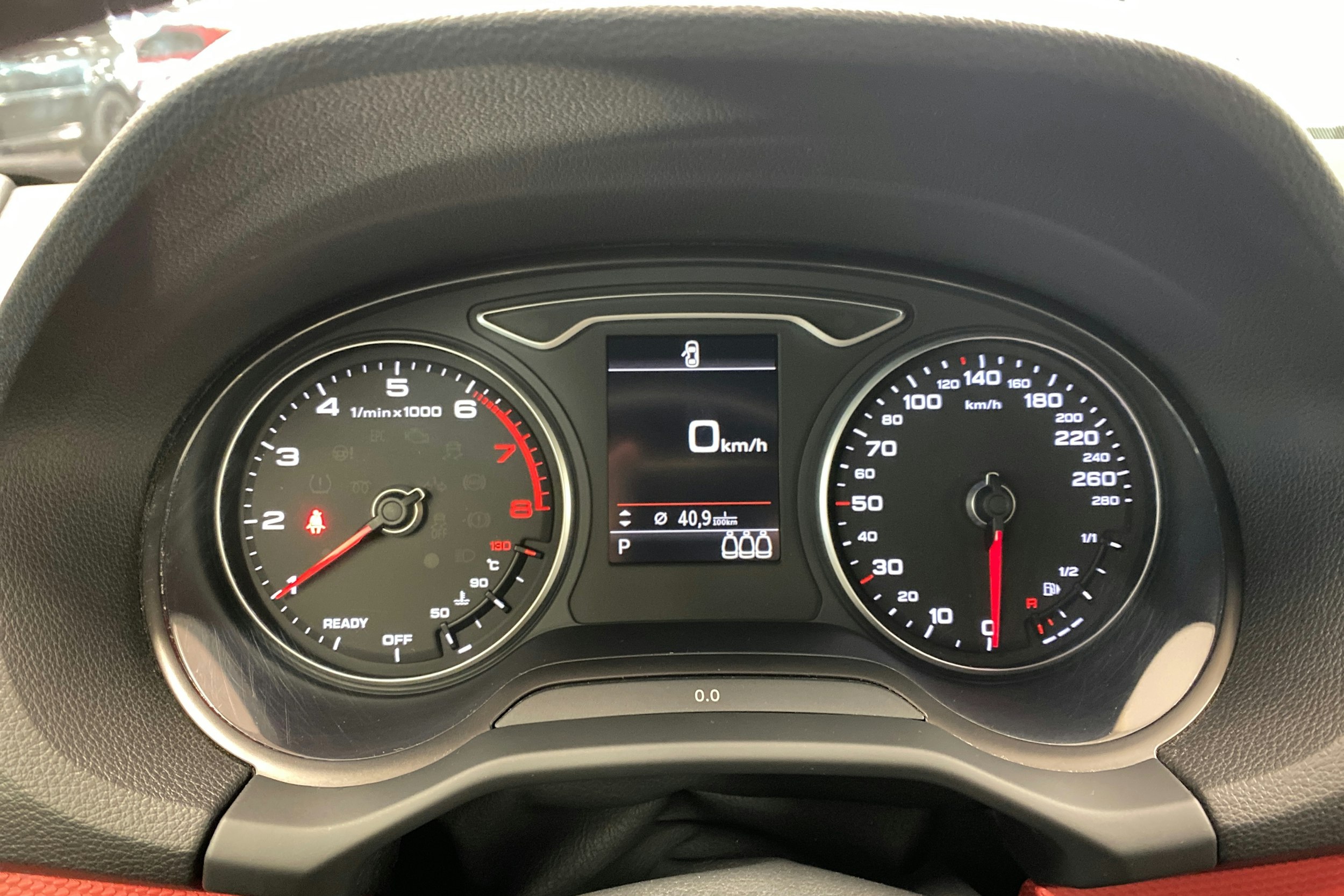Punainen Audi Q2 2019 kuva 14.