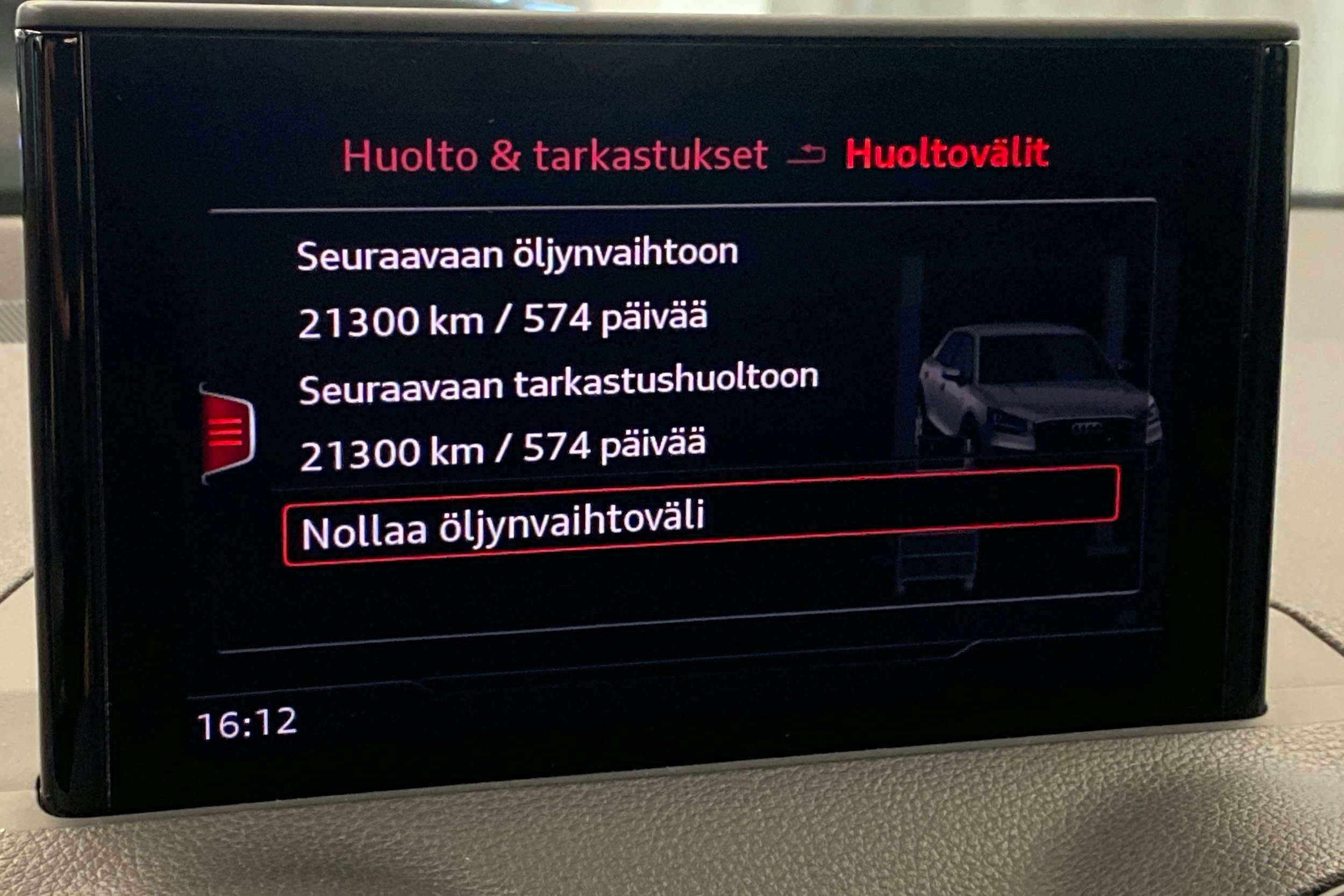 Punainen Audi Q2 2019 kuva 15.