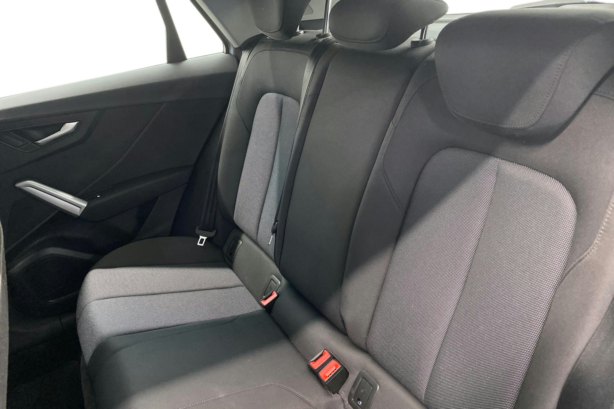 hopea Audi Q2 2019 kuva 10.