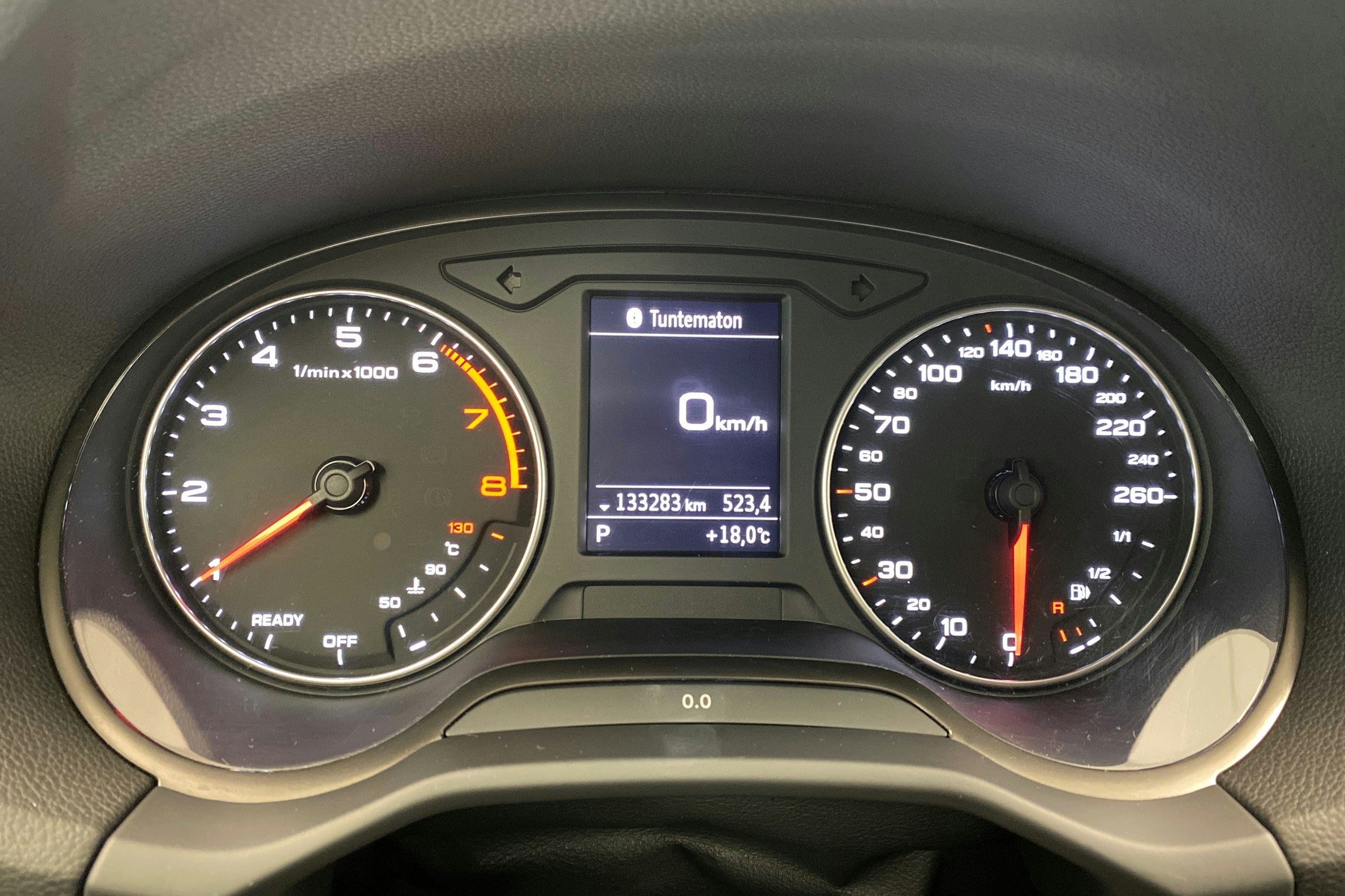 hopea Audi Q2 2019 kuva 16.