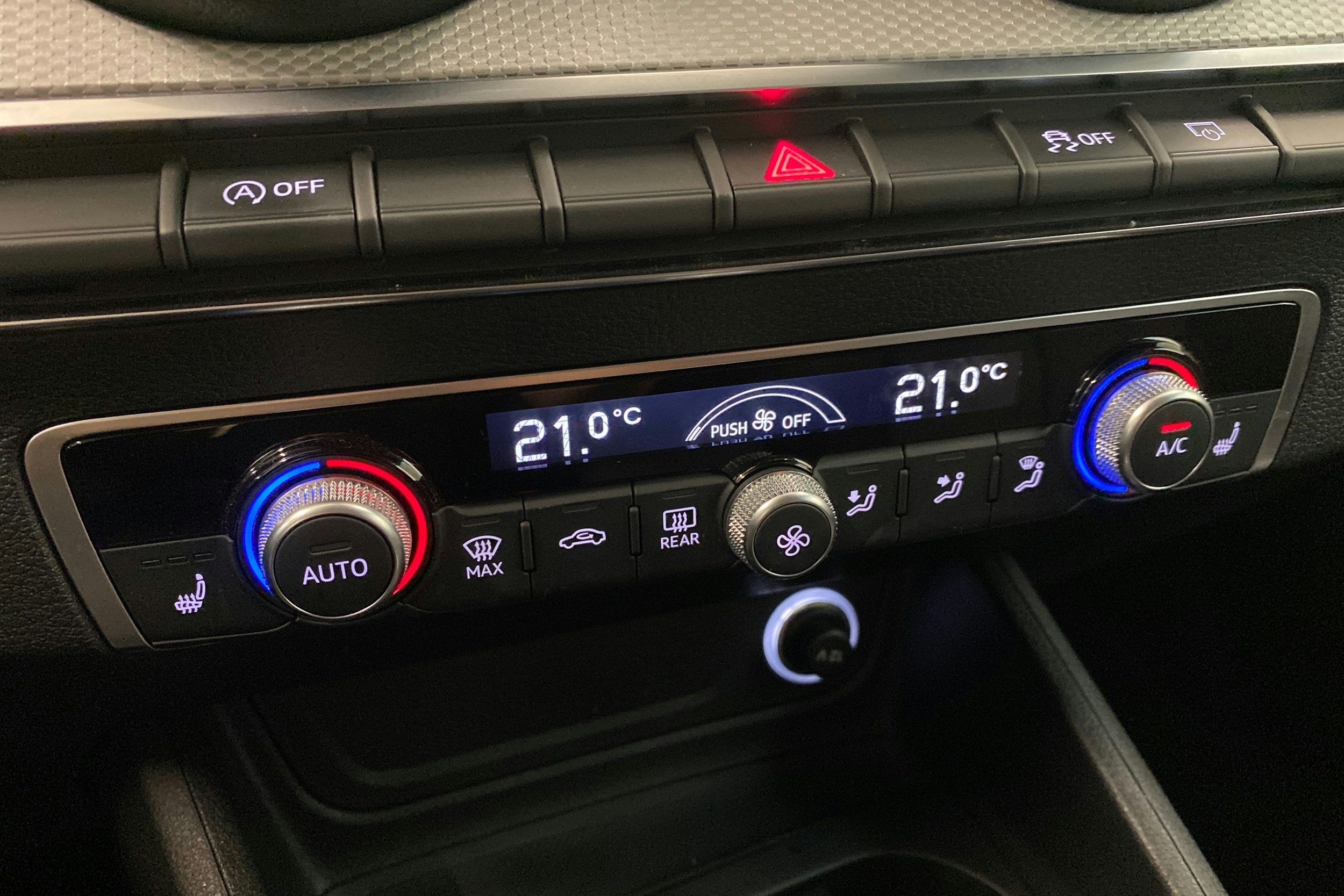 hopea Audi Q2 2019 kuva 23.
