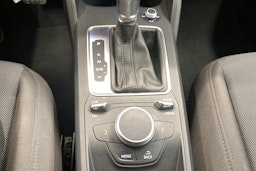 hopea Audi Q2 2019 kuva 24.
