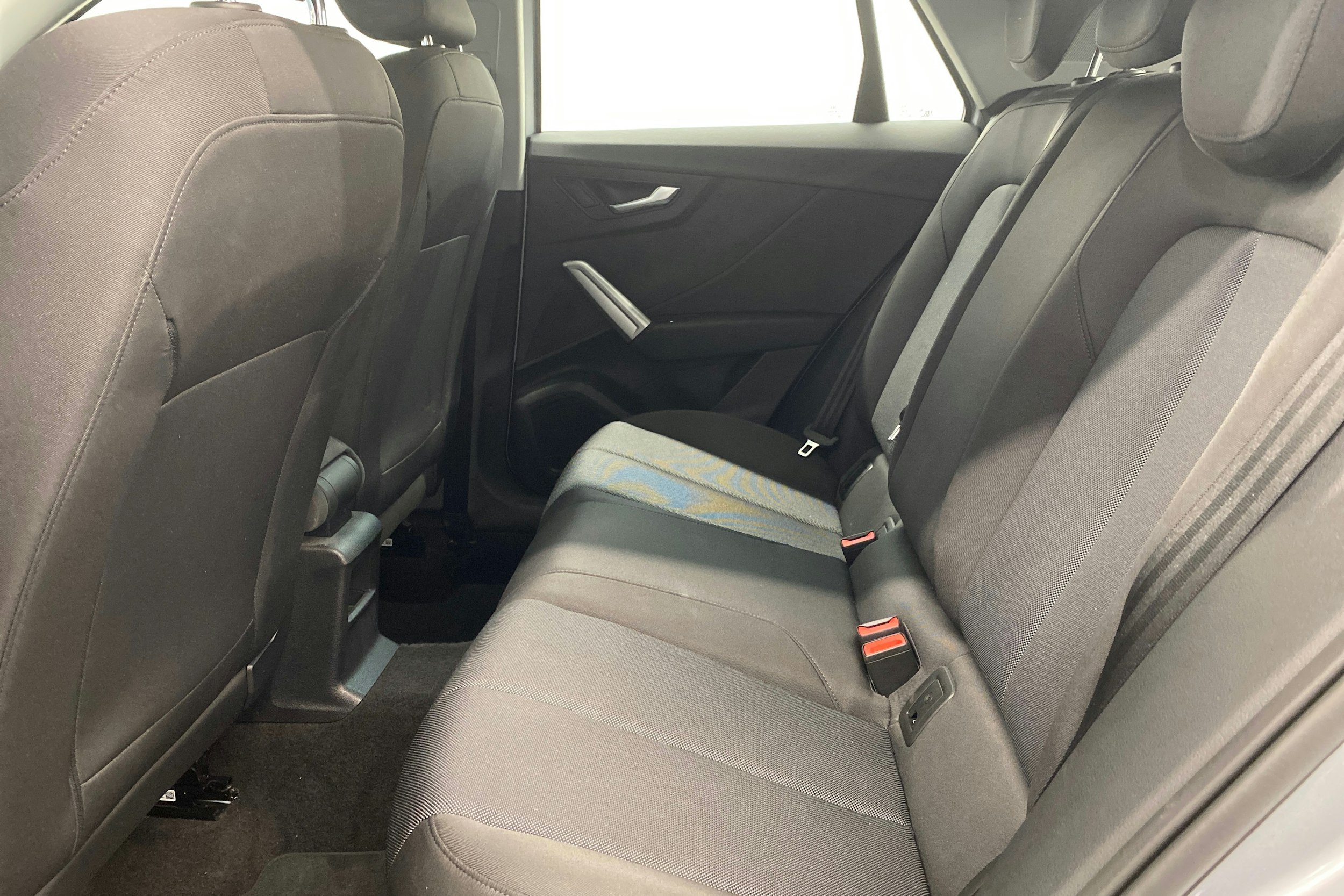 hopea Audi Q2 2019 kuva 30.