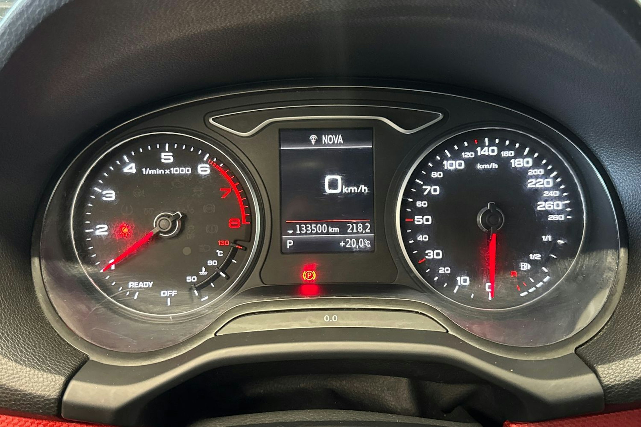 hopea Audi Q2 2019 kuva 14.