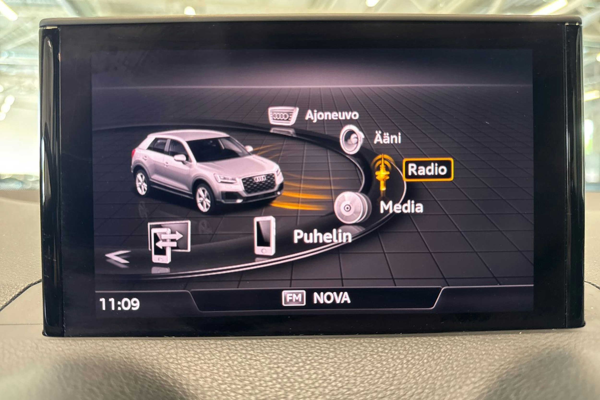 hopea Audi Q2 2019 kuva 15.
