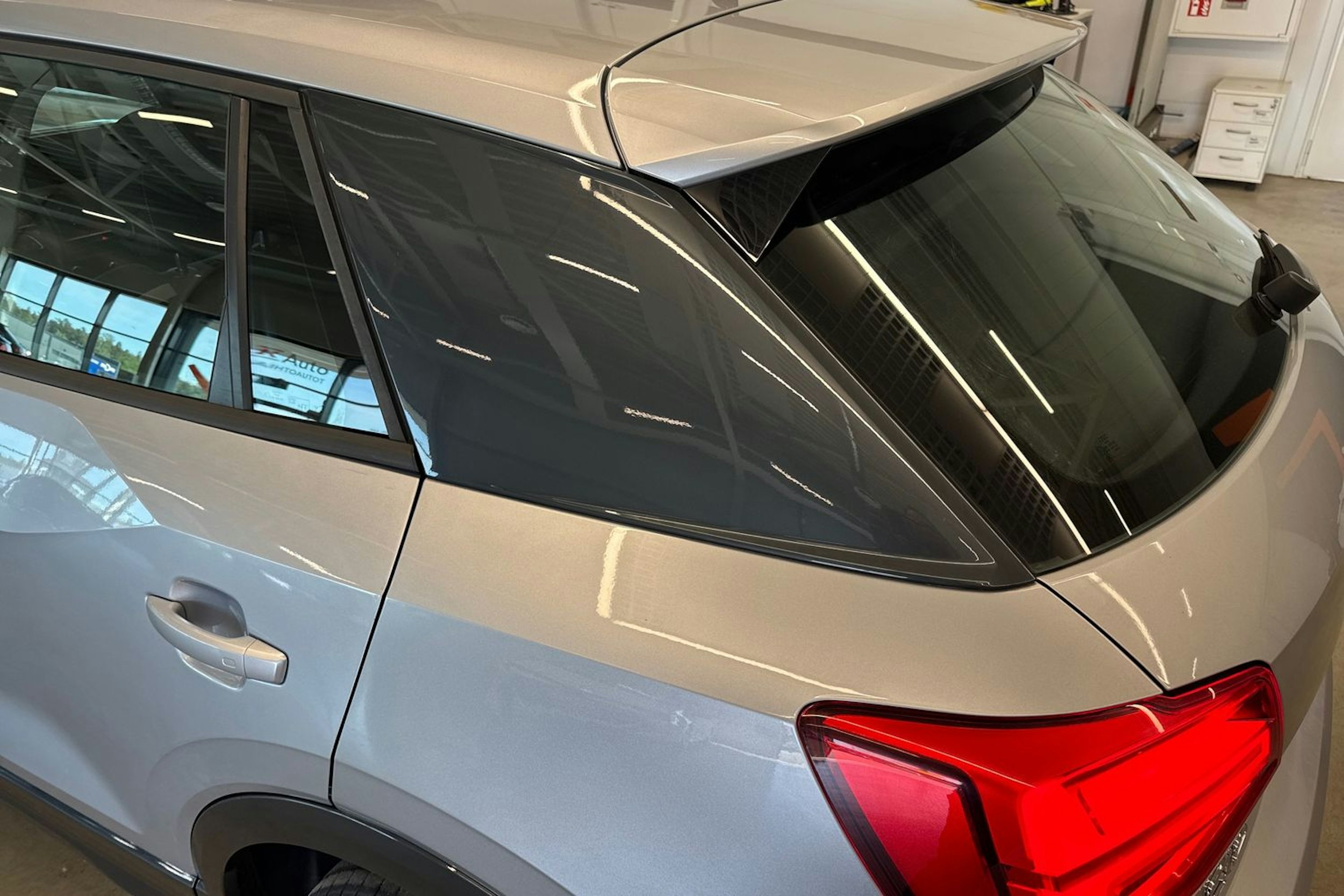 hopea Audi Q2 2019 kuva 23.