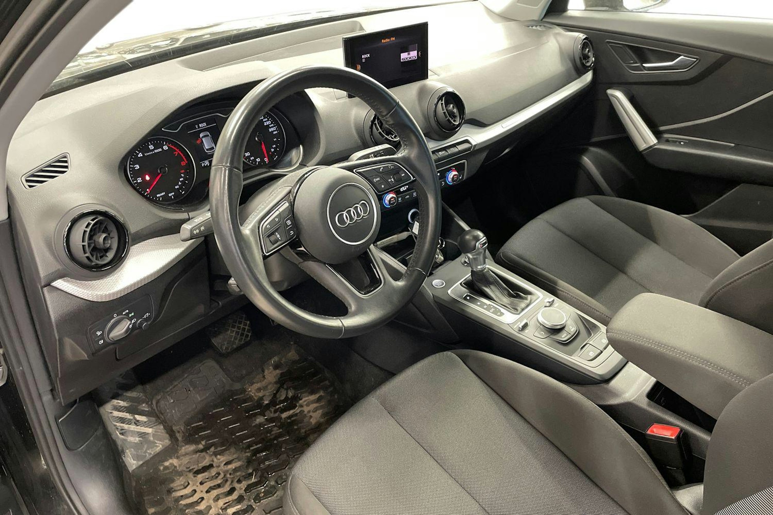 Musta Audi Q2 2019 kuva 3.