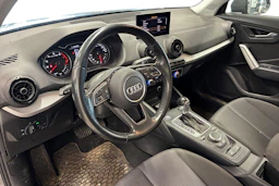 met. harmaa Audi Q2 2019 kuva 3.