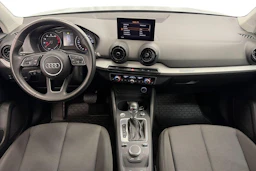 met. harmaa Audi Q2 2019 kuva 7.