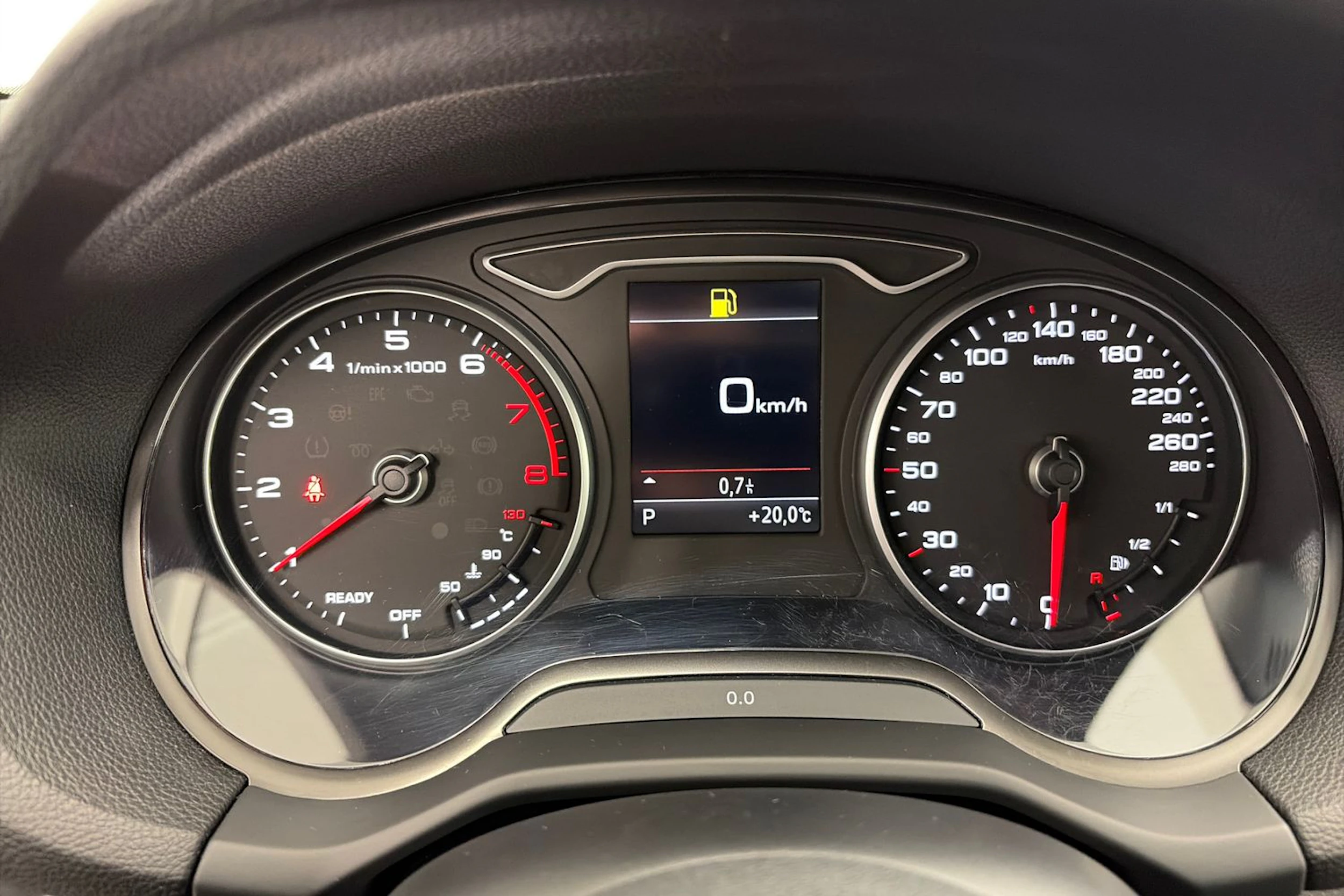 met. harmaa Audi Q2 2019 kuva 13.
