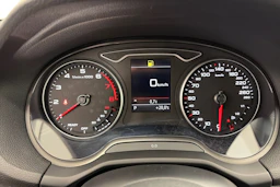 met. harmaa Audi Q2 2019 kuva 13.