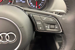 met. harmaa Audi Q2 2019 kuva 15.