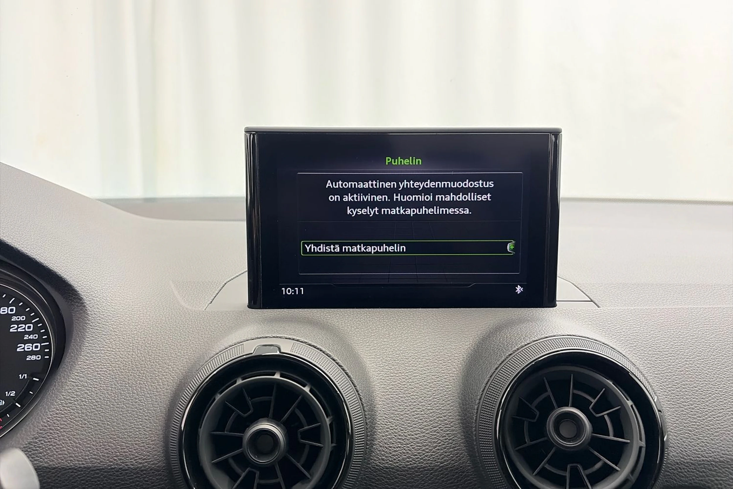 met. harmaa Audi Q2 2019 kuva 19.