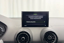 met. harmaa Audi Q2 2019 kuva 19.