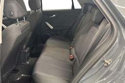 harmaa Audi Q2 2020 kuva 10.