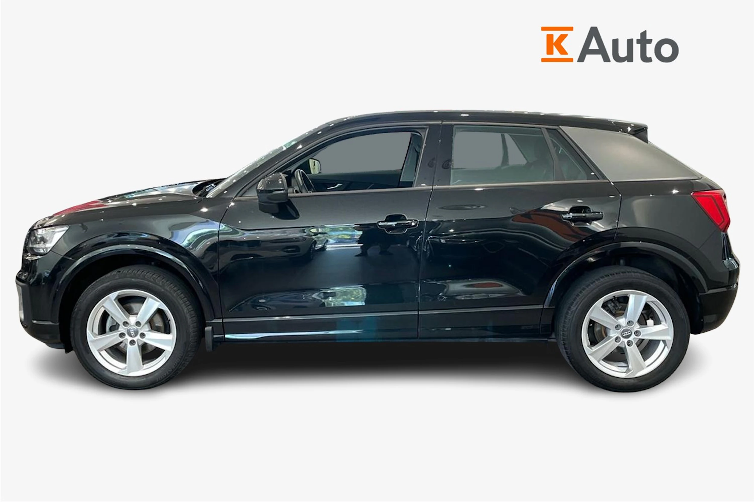 musta Audi Q2 2020 kuva 5.