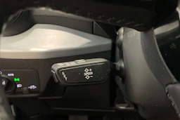 musta Audi Q2 2020 kuva 14.