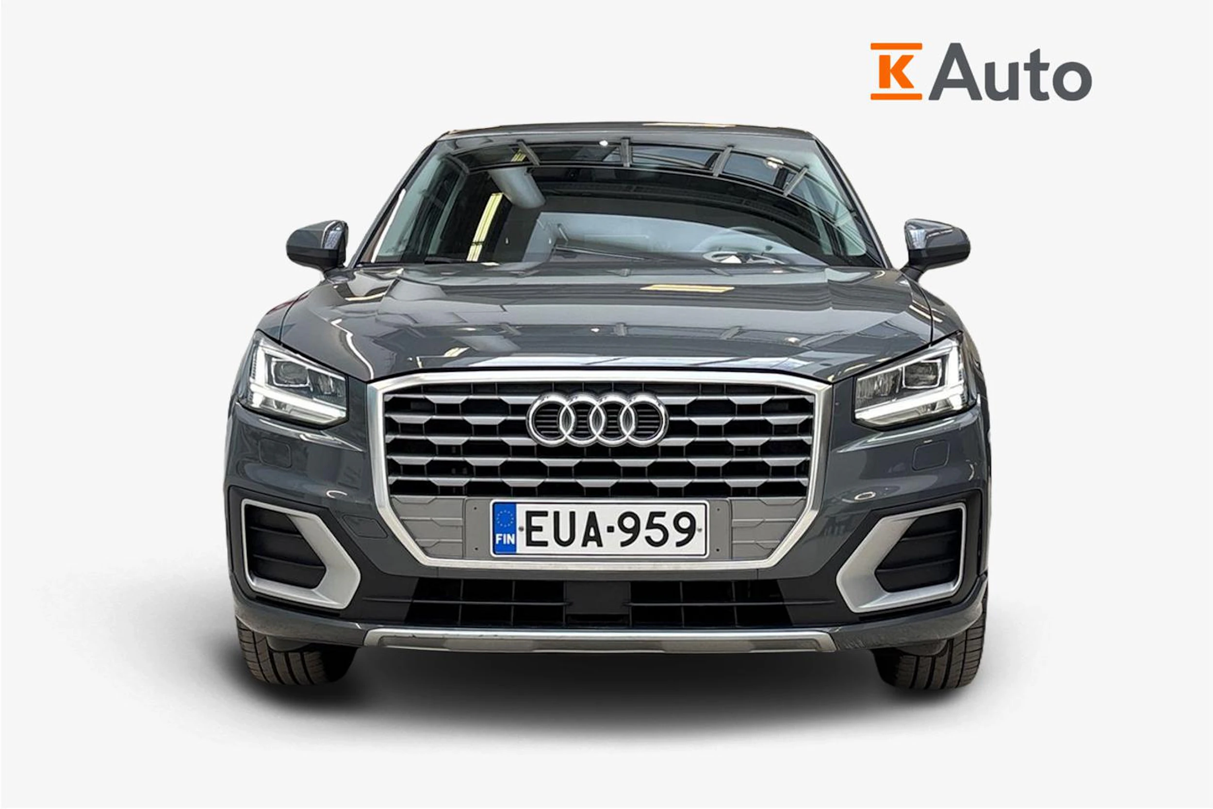 harmaa Audi Q2 2020 kuva 5.