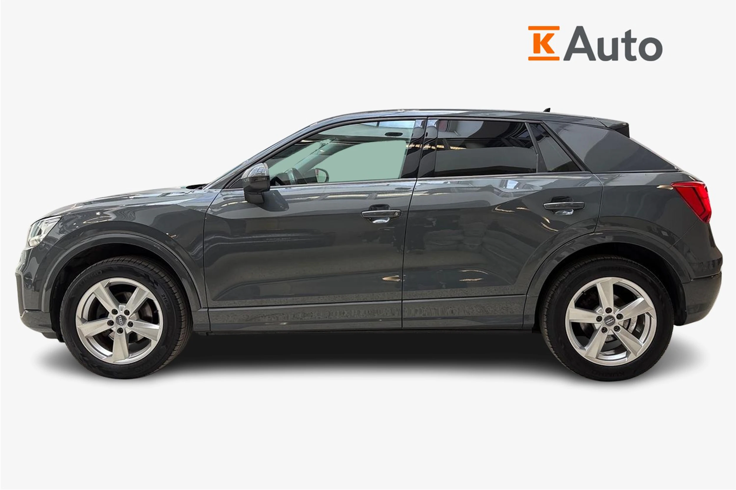 harmaa Audi Q2 2020 kuva 7.
