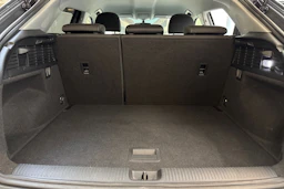 harmaa Audi Q2 2020 kuva 16.