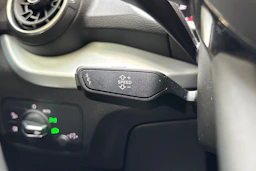 harmaa Audi Q2 2020 kuva 19.