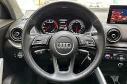 harmaa Audi Q2 2020 kuva 20.