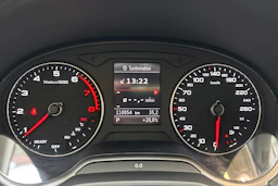 harmaa Audi Q2 2020 kuva 21.