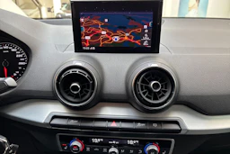 harmaa Audi Q2 2020 kuva 22.