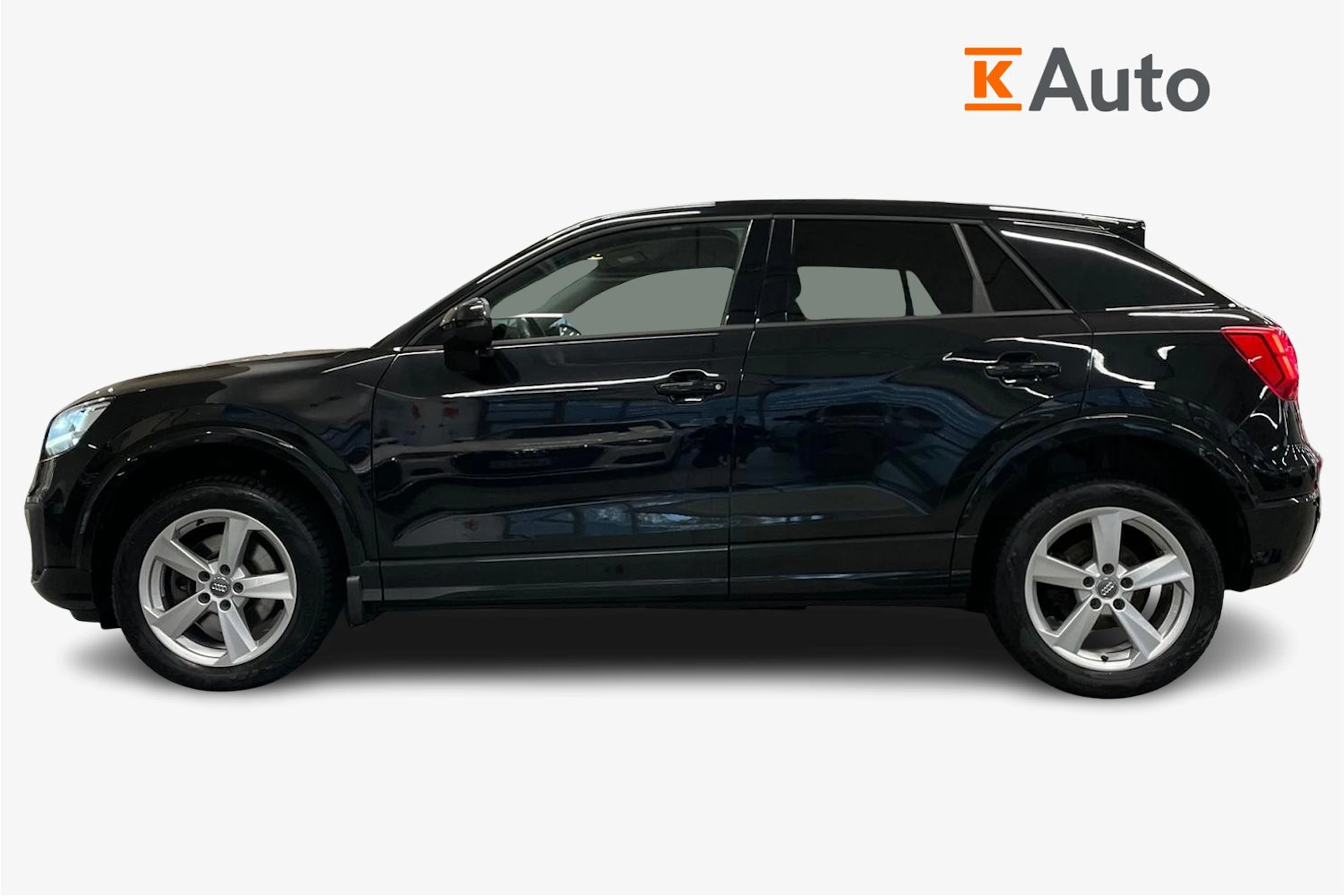 Musta Audi Q2 2020 kuva 5.