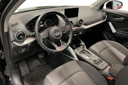 Musta Audi Q2 2020 kuva 6.