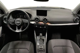 Musta Audi Q2 2020 kuva 7.