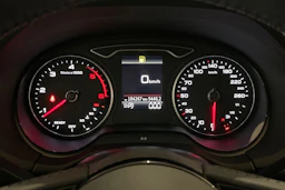 Musta Audi Q2 2020 kuva 15.