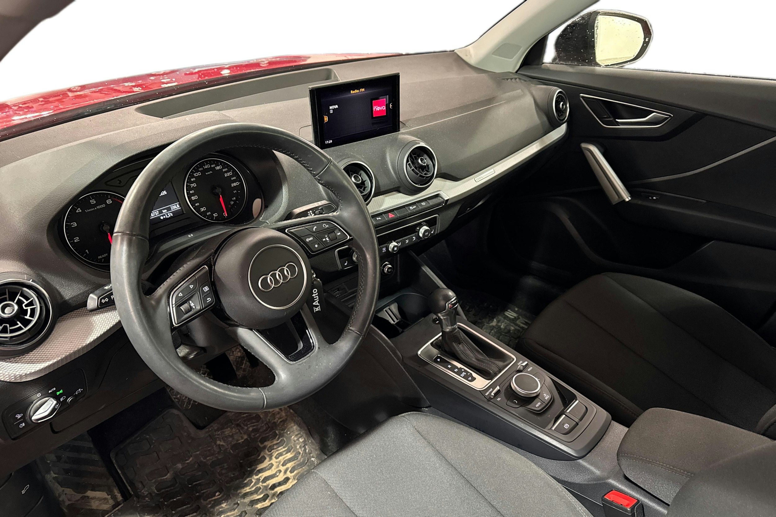 punainen Audi Q2 2020 kuva 3.