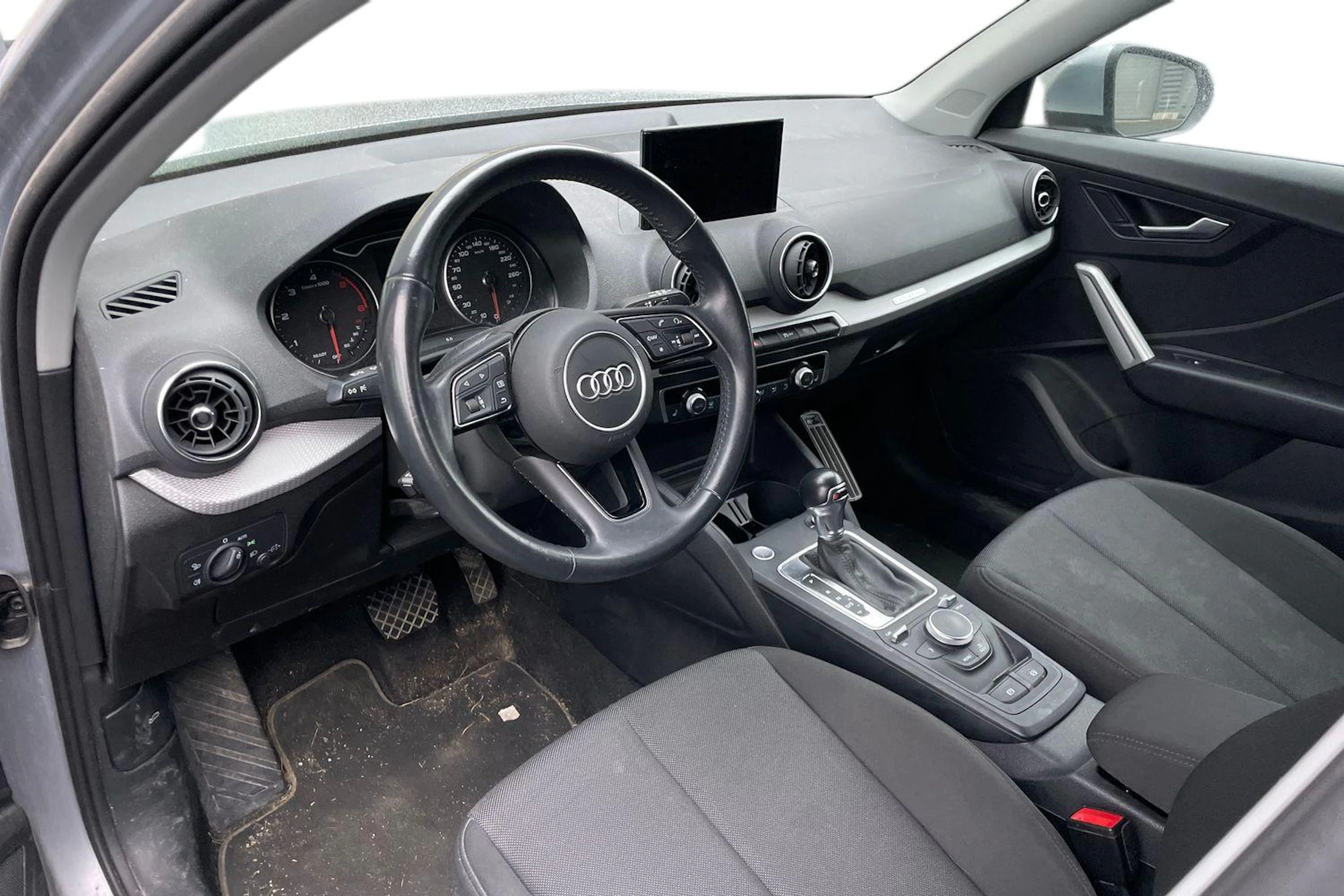 met. hopea Audi Q2 2020 kuva 3.