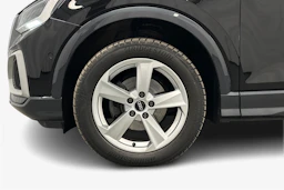 musta Audi Q2 2021 kuva 12.