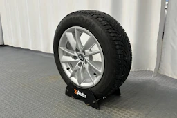 musta Audi Q2 2021 kuva 13.