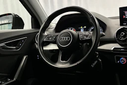 musta Audi Q2 2021 kuva 17.