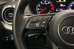 musta Audi Q2 2021 kuva 18.