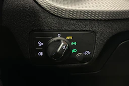 musta Audi Q2 2021 kuva 20.