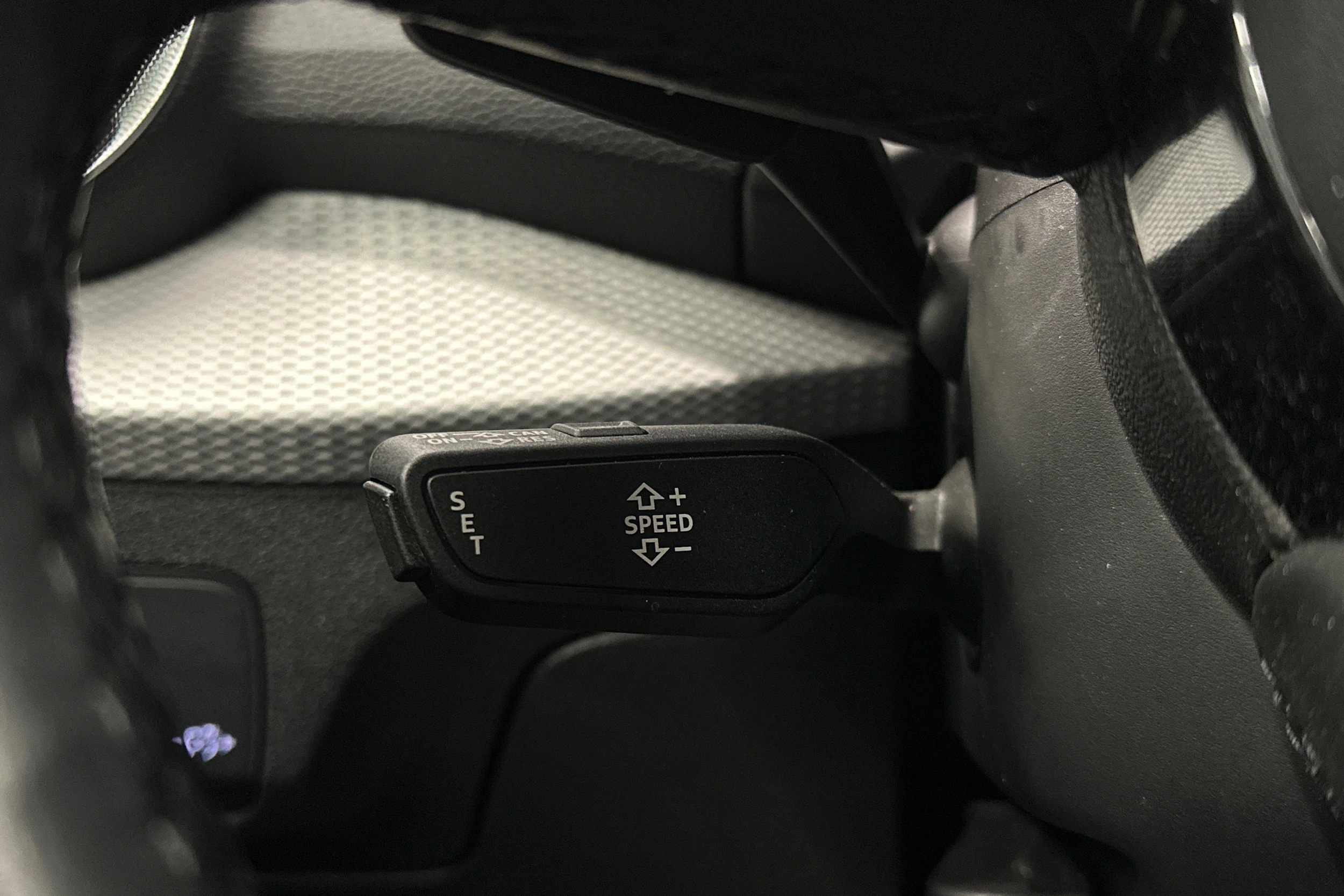 musta Audi Q2 2021 kuva 21.