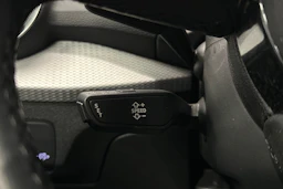 musta Audi Q2 2021 kuva 21.