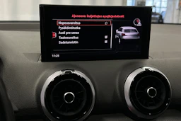 musta Audi Q2 2021 kuva 23.